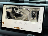 【3Dサラウンドカメラ(360&deg;カメラ)】全方位の死角となる部分や発進時・駐車時・細い路地からの運転などカメラを通してモニターで確認することが可能です。