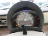 マルチセンターデイスプレイです。お車のメンテナンスや走行が可能な距離数を表示してくれます。