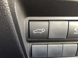 両手が荷物で塞がっているときに便利なパワーバックドア機能付き!