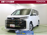 大きく開いたフロングリルに太い横ラインがボディのワイドさを強調する【ノアHV】。上質な装備を纏った上級エアロスタイルS-Zです。大人数でのドライブや、大きな荷物を積んでのレジャーに大活躍してくれます。