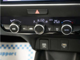 フルオートエアコン搭載。好みの温度に設定するだけで、風向や風量を自動でコントロール!いつでも快適な車内環境に。