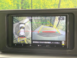 【パノラミックビューモニター】専用のカメラにより、上から見下ろしたような視点で360度クルマの周囲を確認することができます☆死角部分も確認しやすく、狭い場所での切り返しや駐車もスムーズに行えます。