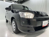 明るいライトが夜道を明るく照らしてくれます。 運転する上で、道路状況をいかに早く認識できるか重要なポイントです。 白色光が暗い道も明るく照らしてくれますよ。