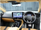 デザインもよく、居心地のよい運転席ですね。分かりやすいスイッチ類ですから操作もしやすく運転をサポートします。