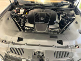 こちらがレクサスの心臓部です。スチーム洗浄で綺麗にクリーニング済みです。ご納車前に点検整備、消耗品の交換を行い、お渡しいたします。