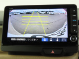 リアワイドカメラシステム!従来の視野に加えて、後方側方を約180&deg;まで見えるワイドビューと、後方を真上から見たような視野で駐車時などに便利なトップダウンビューの3つの視野があります!