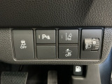 車がカーブの外側へ膨らんだり内側へ巻き込んだりする挙動を防止する横滑り防止装置、障害物センサー、万が一の時にあると心強いホンダセンシング機能-路外逸脱抑制機能・衝突軽減ブレーキ付きです!