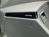 SONOSサウンドシステムのスピーカーで音楽を楽しめば、心地よいサウンド、そして臨場感を車内に運んでくれるでしょう