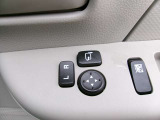 パワーウインドウなので、運転中でも安全に窓の開閉ができますよ!