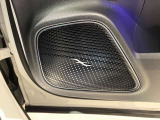 メルセデス・ベンツの定める厳しい基準をクリアしたお車のみをご案内させて頂きます。納車前整備はメーカー規定に基づき100項目以上にも及ぶ点検を熟練のメカニックによって行いご納車させて頂きます。