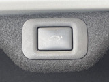 【パワートランクリッド】スマートキーや運転席のボタンを押すだけでリアゲートが自動で閉まります!荷物を持っている時や、高い位置にあるバックドアを閉める際に便利な機能です♪