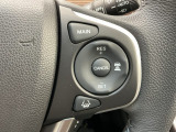 アクセルから足を離しても設定したスピードを保ち走行し、高速道路での疲労軽減に役立つクルーズコントロール付きです!