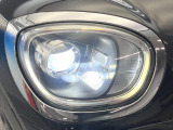 ●LEDヘッドライト:夜間走行時も良好な視界を確保し安心して運転できる高輝度LEDヘッドライトを装備!点灯速度が早く、消費電力も抑えられています。