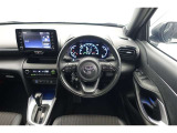 スポーティームード溢れる運転席周りですね。 クイックなドライビングに対応できるよな運転席回りになっています。 ドライブがますます楽しくなりますね!