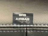 車両側方からの衝撃を緩和するSRSサイドエアバッグ(運転席/助手席)に加えて,SRSカーテンシールドエアバックも標準装備