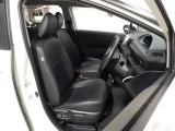 運転席周りも広々♪ゆったり運転できる空間です!ぜひ実際に座って、座り心地や運転のしやすさをお確かめください♪