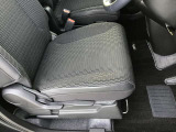 ☆フロント座席シート廻り☆ ☆ドライブを快適に楽しむための前席空間☆クルマとの一体感が心地よいフロントシート☆
