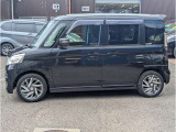 室内やハンドル周りは常に触る部分ですので、現車を見てしっかりとチェックしたいですね。