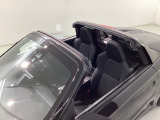 簡単に取りつけ、取り外しできるルーフ。天気の良い日はルーフをオープンしてドライブしたら気持ちいいですね☆