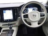 操作性の良いダッシュボードと運転席周り