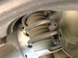 お車を安心してお乗りいただく為には、足回りの定期点検が欠かせません。サービスサポート(有償保証)では無料点検もご提供しており、安心のカーライフをお過ごしいただけるサポート体制が整っています。