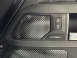 MERIDIANサウンドシステム 入念に考えられたスピーカー配置、サブウーファーが生み出す、豊かで洗練された音響空間。フロント、リアどちらのシートでも、細部まで鮮明なサウンドを楽しめます。