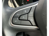 レーダーが前方車両の速度と距離を検知し距離を一定に保つアクティブクルーズコトロール。アクセルとブレーキを併用して設定車間距離を保ち、前方車両が停止した場合には車間距離を保ちながら自動停車します。