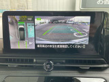 アラウンドビューモニター:空から見下ろしているような視点でスムーズな駐車と安全確認ができ安心して運転出来ます。