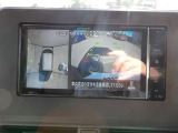 アラウンドビューモニターで車庫入れも安心です