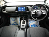 運転にかかわる様々な操作を安全に行えるように視点移動が少なく、操作性に配慮されたスイッチ類が凝縮されたコクピットです。
