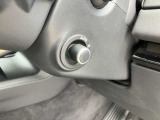 【電動ステアリングコラム】シートメモリーと合わせて使用すると複数人運転する場合は、お好きなポジションを記憶する事ができます。細かな調節も可能なため、快適な運転が楽しめます。