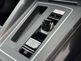 スイッチ式シフトセレクター/エンジンスタートボタン/電子パーキングブレーキを機能的にレイアウトした先進的なコックピット。