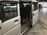 中部陸運支局指定整備工場完備。 納車前の法定点検 ご納車後のアフターサービスもお任せ下さい。