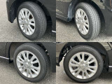 155/65R14 純正アルミホイール装着。