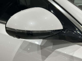 納車前整備は、メルセデスベンツ国際認定メカニックによる最新の検査ライン等の施設が充実した当社工場で入念に行います。メルセデス・ベンツの定める厳しい基準をクリアしたお車のみをご案内させて頂きます。