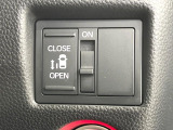 【パワースライドドア】スマートキーや運転席のスイッチでスライドドアの開閉が可能♪電動だから力を入れてドアを開ける必要が無く、小さいお子様でも、重い荷物を持っている時もラクに開け閉めできます♪