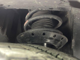 お車を安心してお乗りいただく為には、足回りの定期点検が欠かせません。サービスサポート(有償保証)では無料点検もご提供しており、安心のカーライフをお過ごしいただけるサポート体制が整っています。