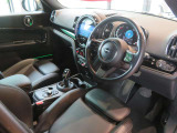 オットマン付きなので、長時間運転でも疲れにくいです♪