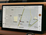 新インフォテイメントシステム「Pivi Pro」に搭載される3Dサラウンドカメラシステム。車輌AIにより車輌を含む周囲の映像を立体的に表示。よりスムーズな駐車や発進が可能となります。