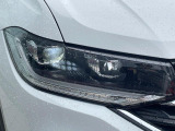 ●LEDヘッドライト:夜間走行時も良好な視界を確保し安心して運転できる高輝度LEDヘッドライトを装備!点灯速度が早く、消費電力も抑えられています。