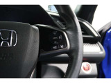 Hondaセンシングの機能のひとつ、アダプティブクルーズコントロール付!アクセルから足を離しても設定したスピードと前車との車間を保ち走行してくれます!車線維持もアシスト☆高速道路で疲労軽減ですね☆