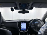 落ち着いたカラーの内装で、ゆったりと運転したい方に。
