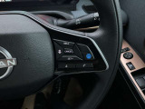 【プロパイロット】高速道でアクセル・ブレーキ・ハンドルをアシスト。運転の負担を軽減します。