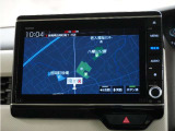 純正8インチプレミアムインターナビ(VXU-227NBi)&バックカメラが装備されているので、普段の使い勝手もロングドライブも快適です。