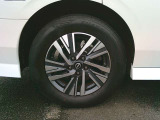 純正アルミホイ-ル付きです。タイヤサイズは、205/65R16です。
