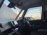 広々とした視界を体感できます。運転が楽しくなりますね。