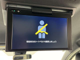 後席モニター付!長時間の移動の際、後ろに乗った人も退屈することなく過ごせます!