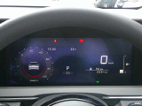 車両状態や走行道路の時速表示等のインフォメーションが備わっていますスピードメーターは上質なデザインとなっております。