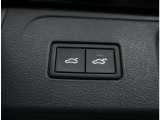 パワーテールゲート ボタン一つで簡単に開け閉めできます。easy open,close機能付きで手がふさがっていても開け閉めできます。