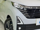 【LEDヘッドライト】悪天候や夜間走行時も良好な視界を確保し安心して運転できる高輝度LEDヘッドライトを装備!点灯速度が早く、消費電力も抑えられています。